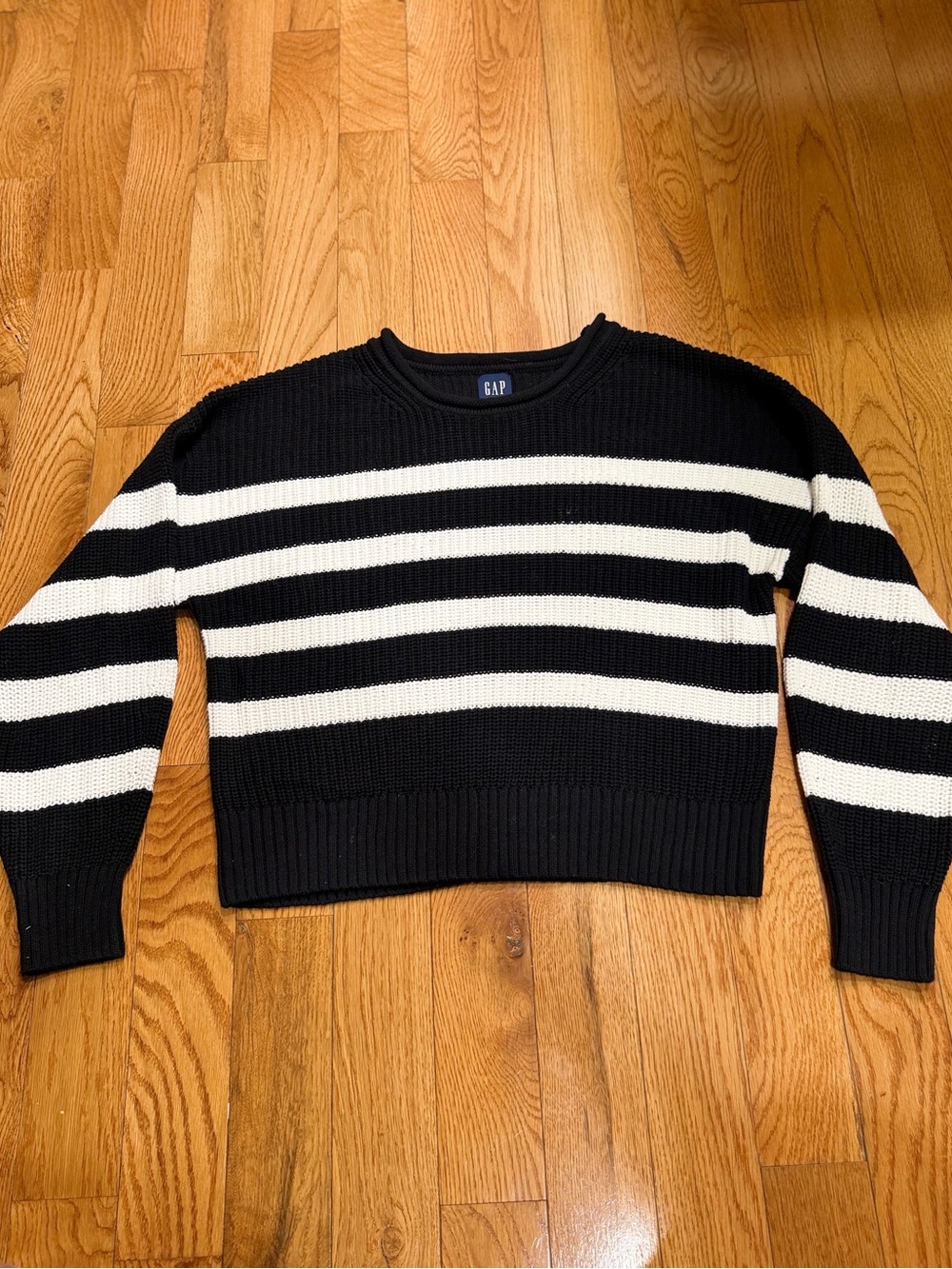 Size Medium Gap Women's Roll Neck Sweater Black & White